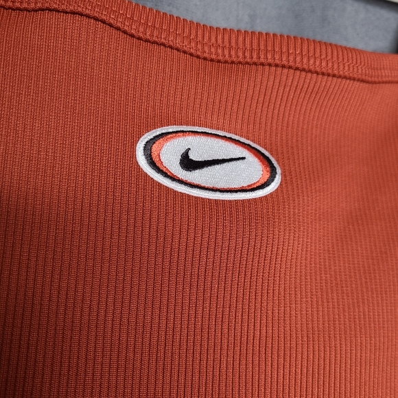 SOLD** NIKE ribbed crop top with lettuce hem - Picture 5 of 6